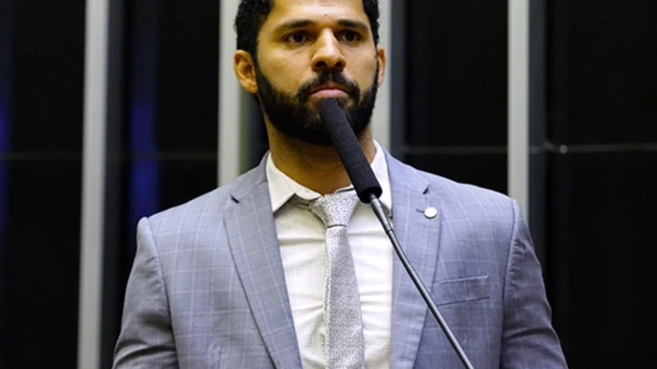 Deputado apresenta projeto para obrigar presidenciáveis irem a debates