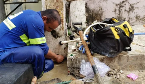 PL quer obrigar Águas de Manaus consertar ruas em até 48h após término de obras