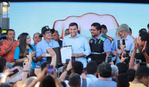 Wilson Lima e David Almeida dão ordem de serviço para reforma de duas feiras itinerantes