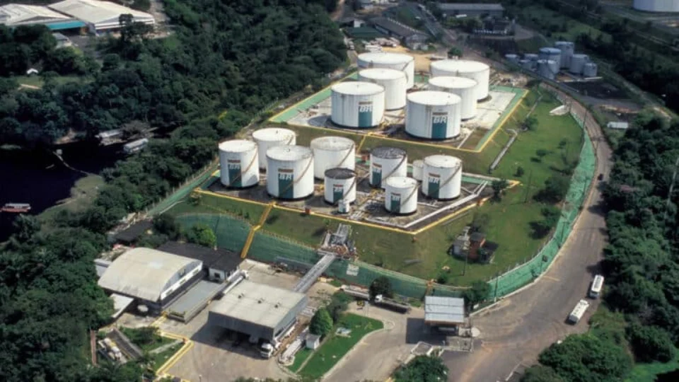 ‘Nós vamos barrar a venda da Reman’, afirma coordenador da Federação Única dos Petroleiros