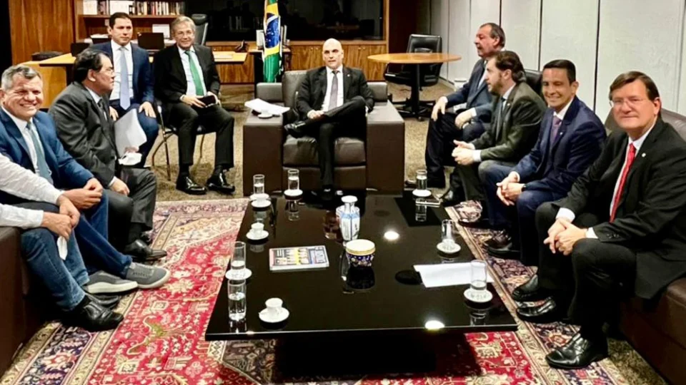 Parlamentares saem confiantes de reunião com Alexandre de Moraes sobre decreto do IPI
