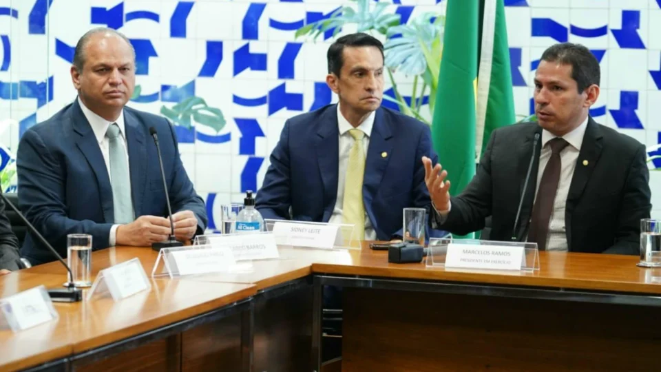 Líder do Governo na Câmara participa de reunião pró-Zona Franca