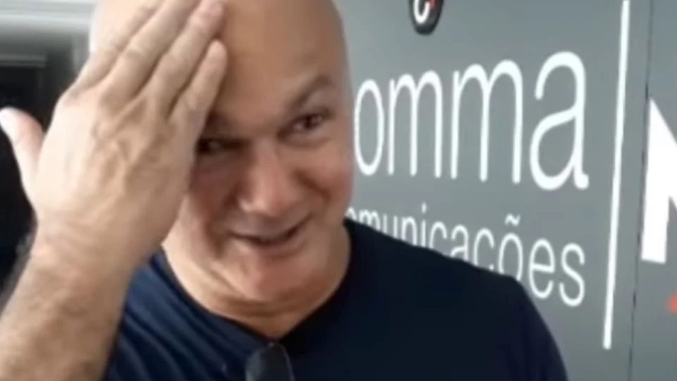 ‘Único lugar da Amazônia que está devastado é minha careca’, diz Coronel Menezes