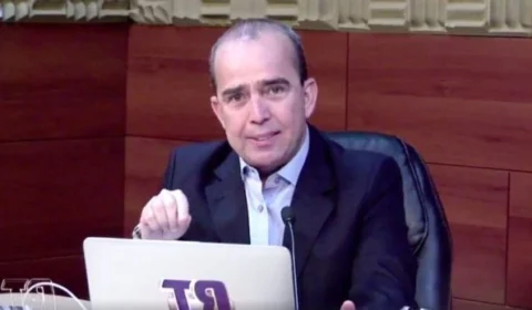 TJAM publica moção pública em repúdio a jornalista por ataques a juiz