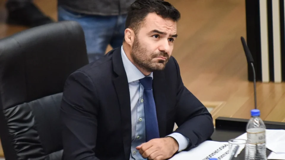 Por unanimidade, Arthur do Val tem mandato cassado na Alesp