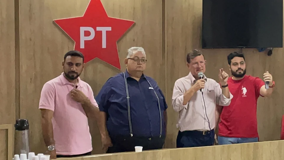 Zé Ricardo diz que será candidato à reeleição a pedido de Lula