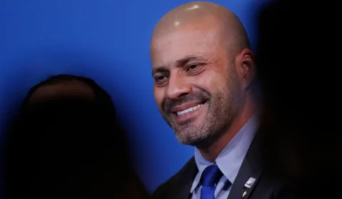 ‘Não uso mesmo. Fui indultado’, diz Daniel Silveira sobre tornozeleira