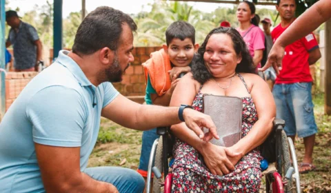 Pré-candidato a deputado estadual, Dr. Mike visita ramais em Presidente Figueiredo