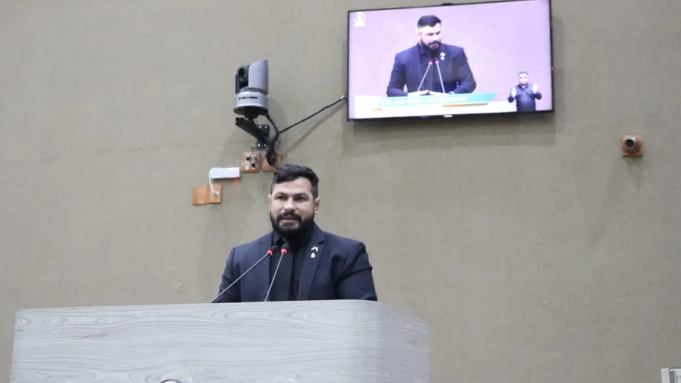 Vereador faz indicação para aumento no número de correções de provas nos concursos da PM e Bombeiros