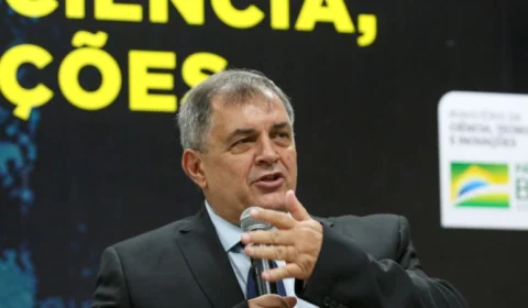 Ministro Paulo Alvim defende aumento no orçamento de bolsas de pesquisa