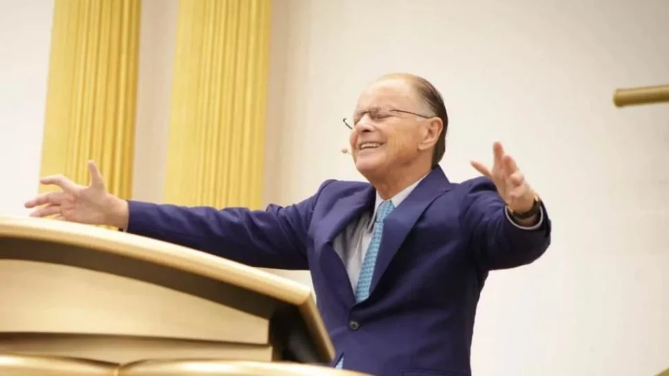 Justiça condena Record e Band a reduzir tempo televisivo para igrejas