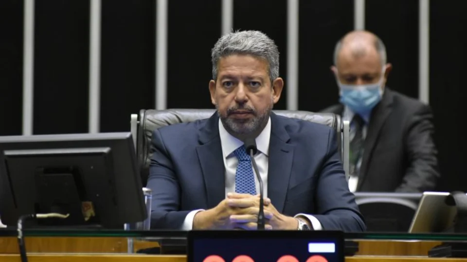 Lira marca reunião para discutir projeto que desonera tarifas de energia