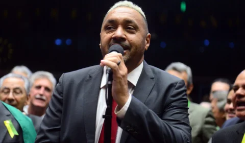 Tiririca desiste da reeleição para deputado federal