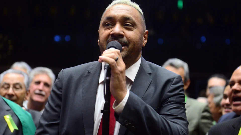 Tiririca desiste da reeleição para deputado federal