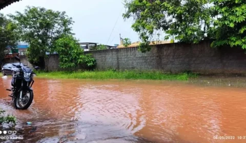 Governo anuncia repasse de recursos para auxiliar famílias afetadas após forte chuva em Itacoatiara