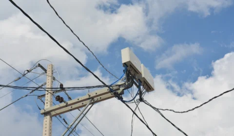 Projeto de lei que proíbe instalação dos medidores aéreos de energia entra em votação final na CMM