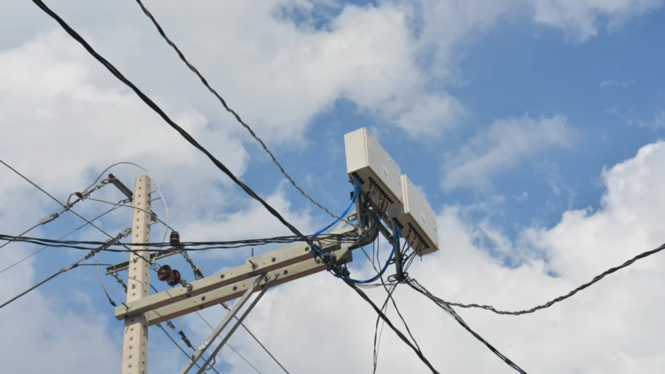 Projeto de lei que proíbe instalação dos medidores aéreos de energia entra em votação final na CMM