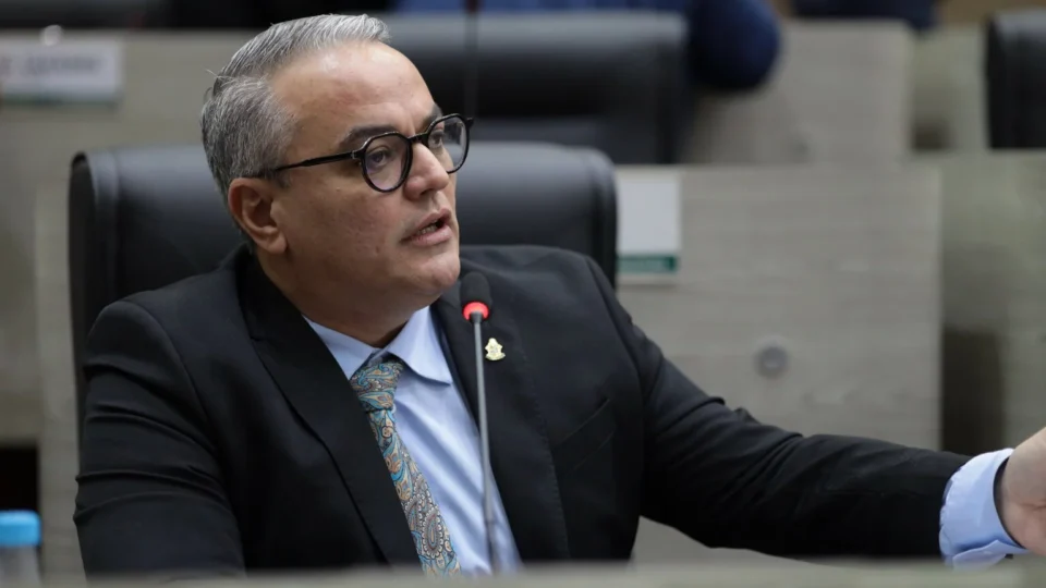 ‘A população não aguenta mais o descaso da Águas de Manaus’, dispara Lissandro Breval