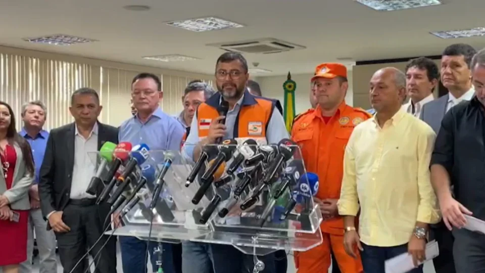 Wilson Lima anuncia plano para combater queimadas em 21 municípios