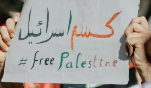 Conflito Israel-Hamas reconfigura a política ocidental