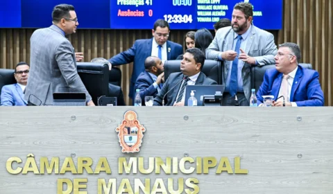 Vereador manda Câmara ‘tomar vergonha na cara’ e provoca bate-boca no plenário