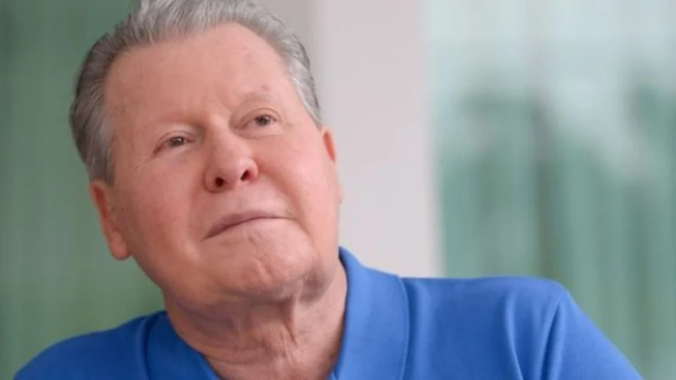 Arthur Neto declara desejo de voltar ao Congresso em transmissão ao vivo