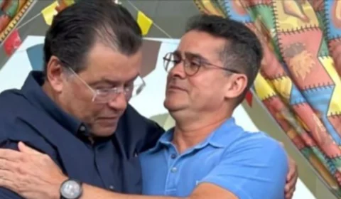 Eduardo Braga tenta absorver capital político de David Almeida em aliança, aponta analista