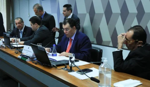 Comissão do Senado aprova texto base da reforma tributária