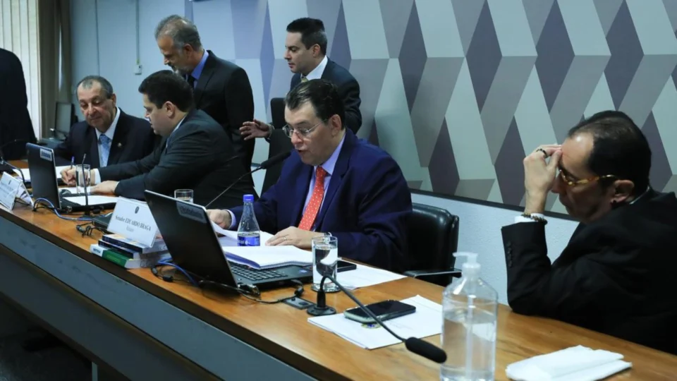 Comissão do Senado aprova texto base da reforma tributária