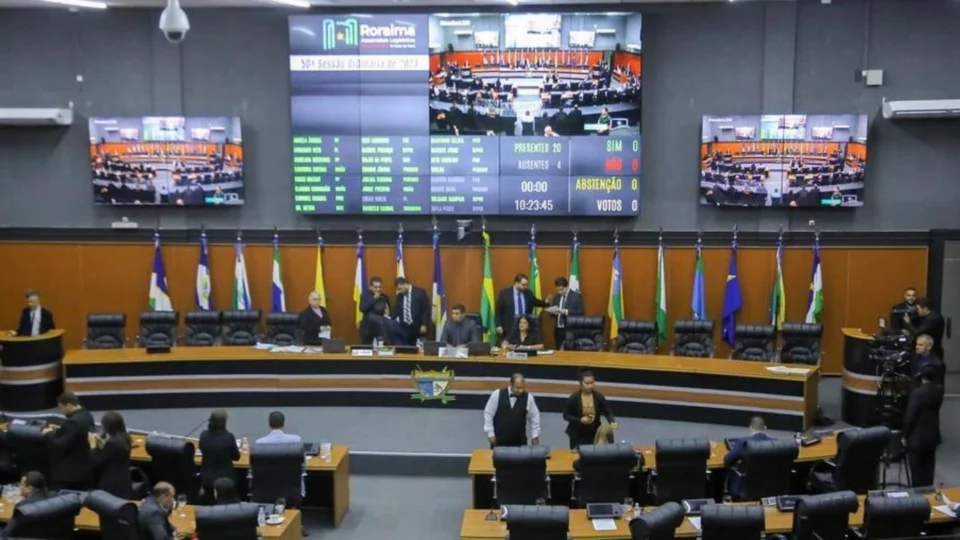 ALE-RR suspende sessões para maioria dos deputados participar de evento no Ceará