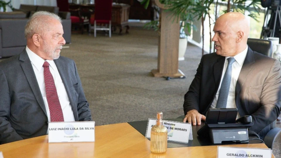 Lula deve confirmar Dino para o STF e Gonet para a PGR em meio a reações à PEC