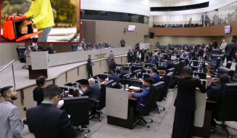 Câmara de Manaus aprova lei que desobriga entregadores a subir em prédios