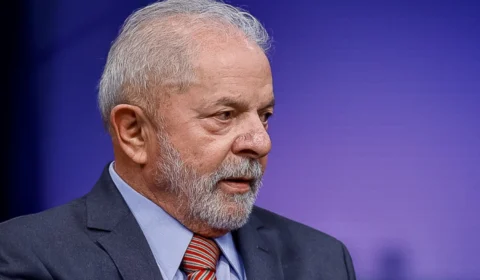 Após dois meses de guerra, Lula reconhece refém brasileiro em Gaza
