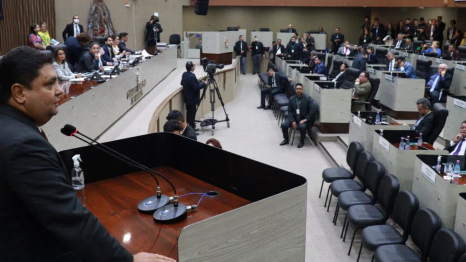 Na presidência de Caio André, Câmara vai recorrer da suspensão do ‘Cotão’ pela Justiça