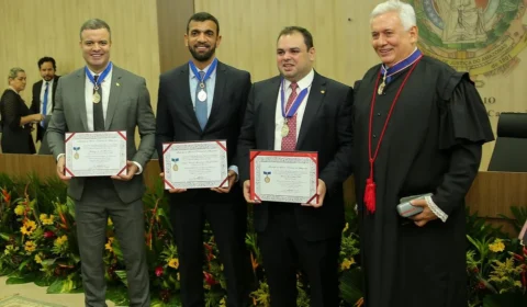 Roberto Cidade e Rodrigo de Sá são homenageados no TRE-AM