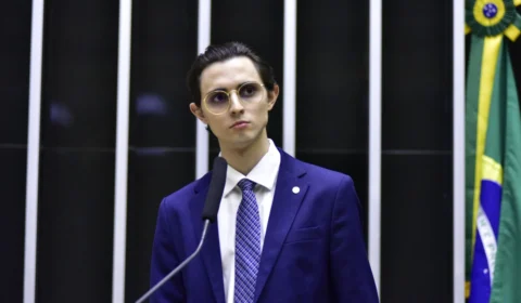 Amom propõe CPI para investigar relação de servidores do Ministério da Justiça e líderes de facção