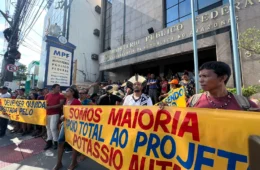 Indígenas Mura protestam no MPF-AM em defesa da extração de potássio em Autazes