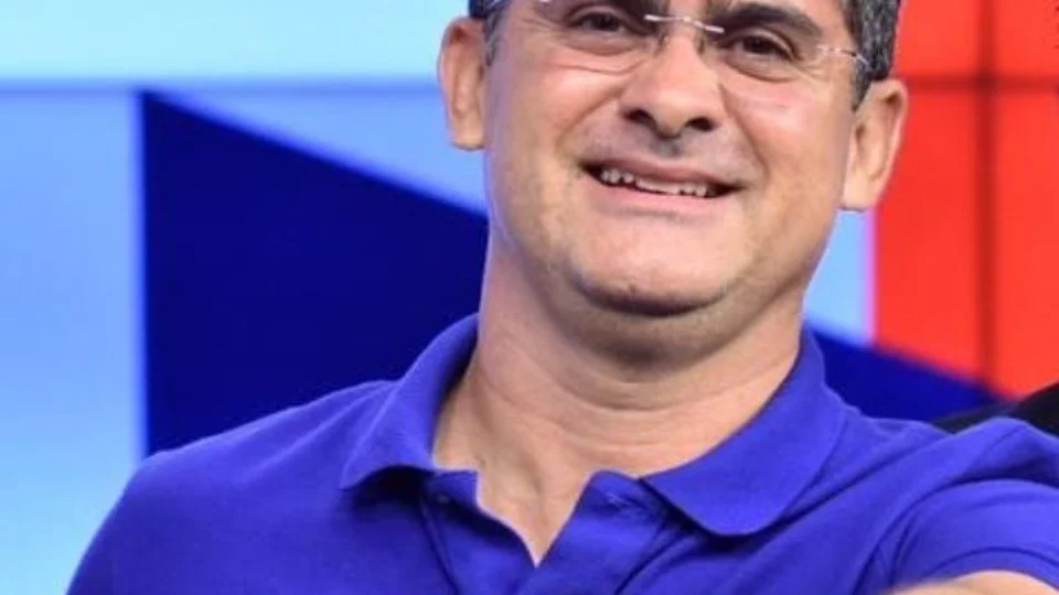 ‘Gestão artística’: David Almeida vai gastar mais R$ 16,2 milhões em pinturas em Manaus