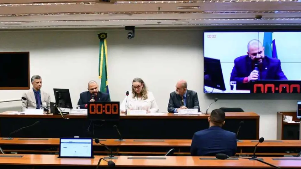 Política Comissão da Câmara autoriza estados a legislarem sobre armas