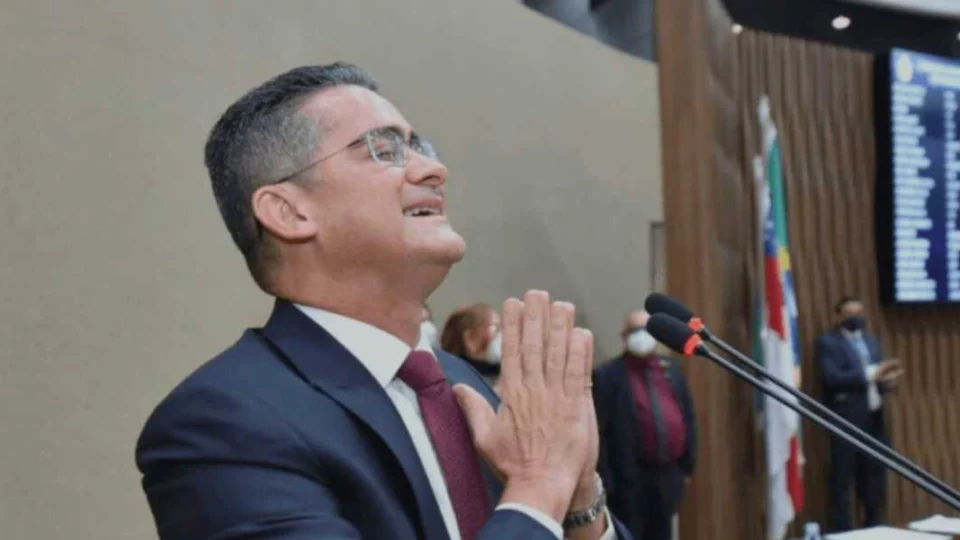 Vereadores planejam votar pedido de empréstimo de R$ 580 milhões de David Almeida em manobra