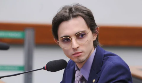 ‘Nossa missão ainda não terminou’, diz Amom Mandel ao desistir da candidatura