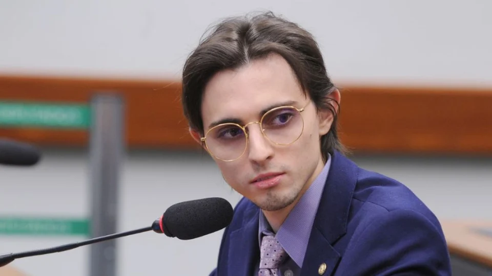 ‘Nossa missão ainda não terminou’, diz Amom Mandel ao desistir da candidatura