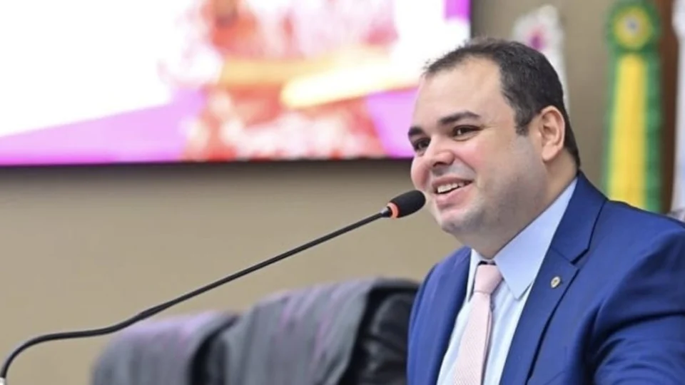 Roberto Cidade elogia decisão de Amom de não disputar prefeitura