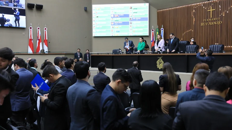 Orçamento do estado de R$ 30,1 bilhões para 2024 é aprovado na Aleam