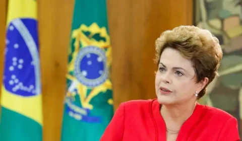 Responsável por recessão e pedaladas, Dilma é eleita ‘Mulher Economista 2023’