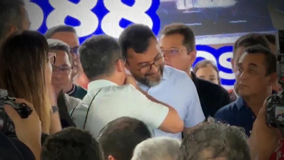 Entre sorrisos, Wilson Lima e David Almeida inauguram complexo viário na Zona Norte