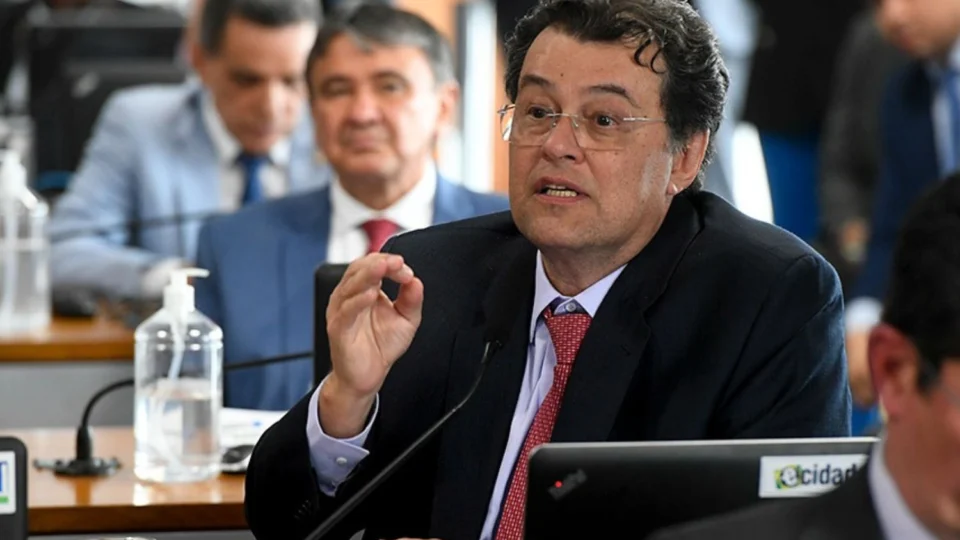 Eduardo Braga destacou ‘preparo’ e ‘conhecimento jurídico’ de Dino