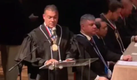 Sem mencionar agressão, novo corregedor do TCE-AM Josué Neto elogia postura de Yara Lins