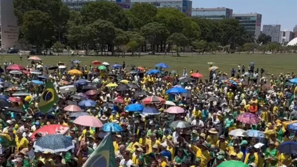 Manifestação contra indicação de Flávio Dino ao STF é realizada em Brasília