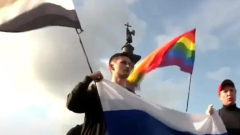 Rússia passa a considerar grupos LGBTs como extremistas